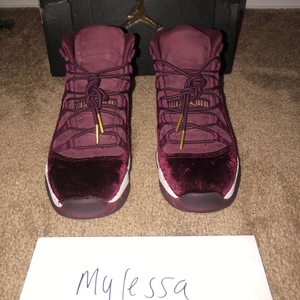Jordan’s 11 retro Night Maroon/ Metallic Gold